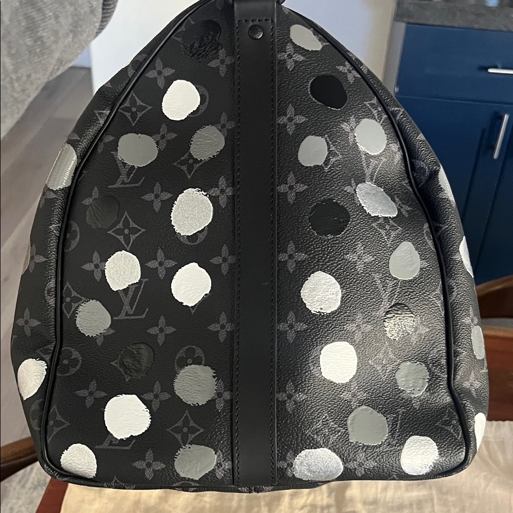 Louis Vuitton Yayoi Kusama 55 Keepall Monogram Black and Silver Duffel Bag - Picture 13 of 14